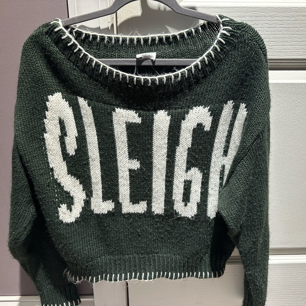 Hunter green SLEIGH sweater - size M